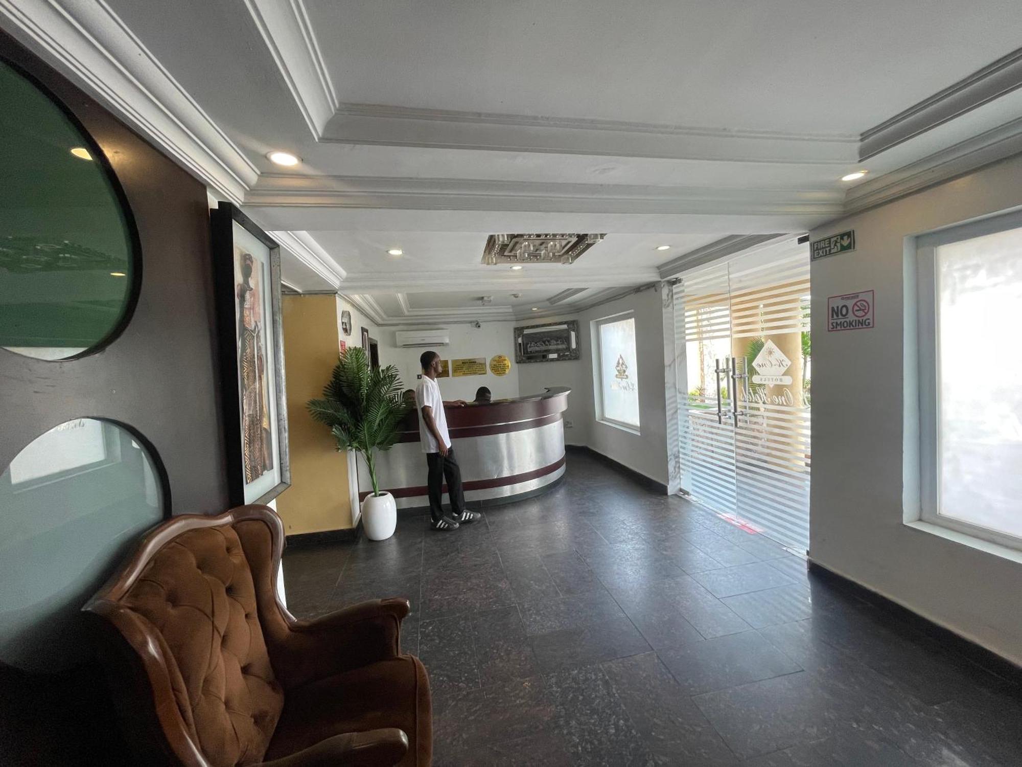 Presken K-One Hotel Ikeja Luaran gambar